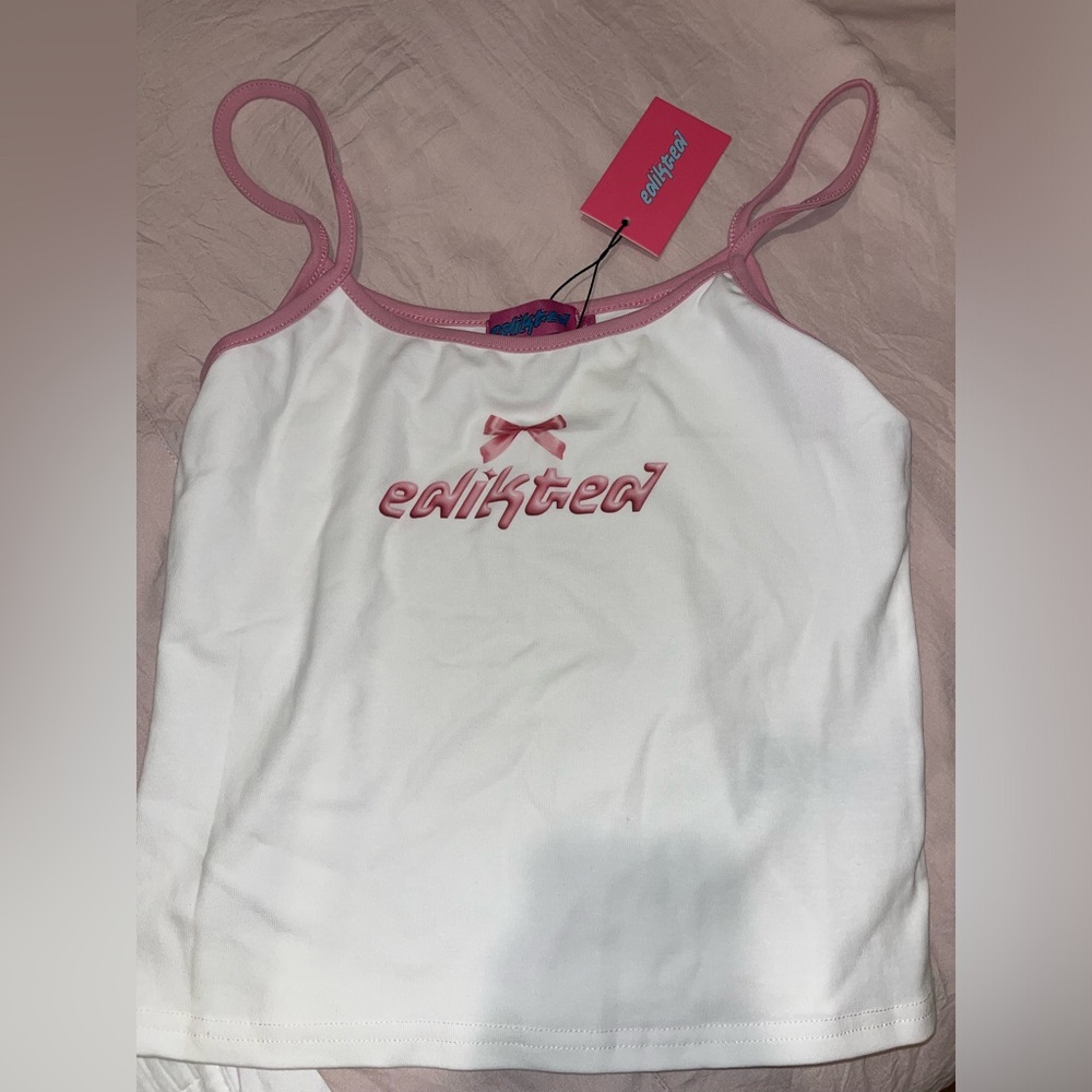 Edikted bow tank